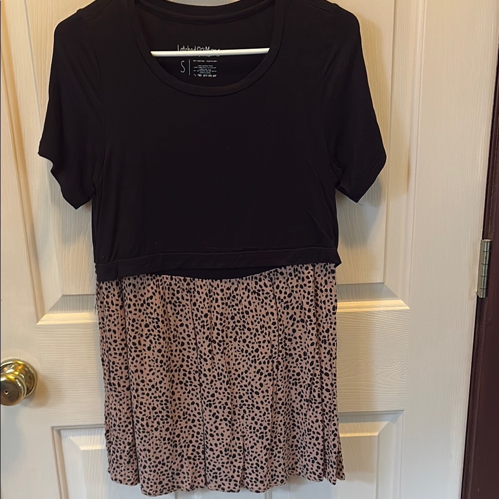 Latched Mama Black and Tan Polka Dot Nursing Top Sz Small
